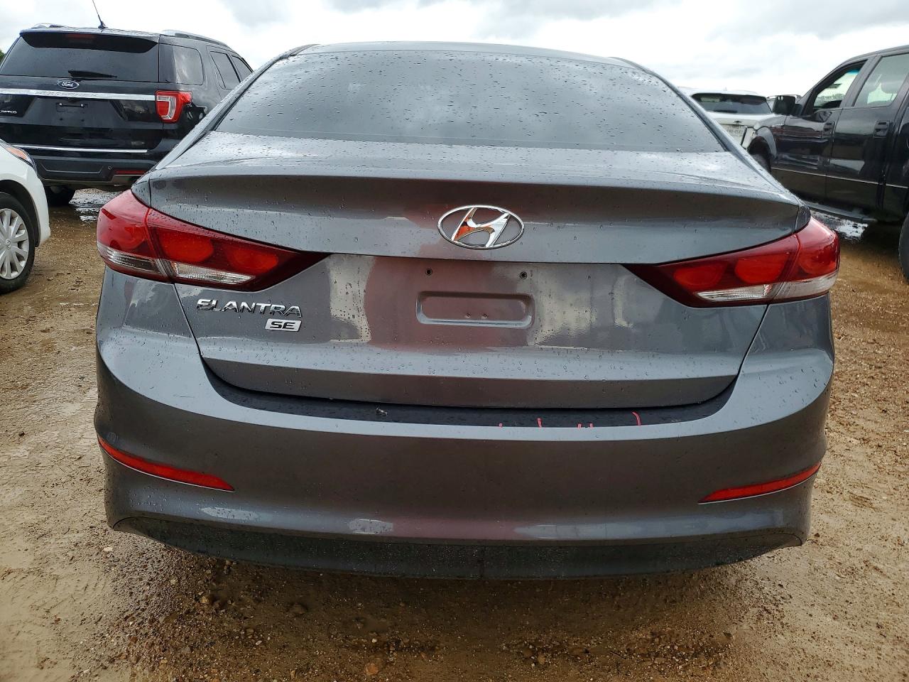 2018 HYUNDAI ELANTRA SE photo 11