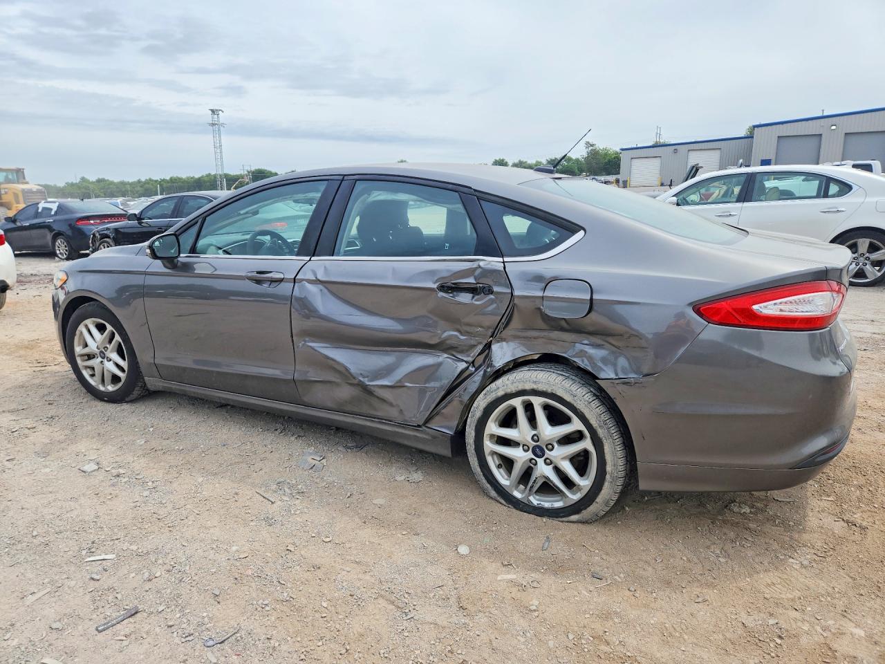 2014 FORD FUSION SE photo 3