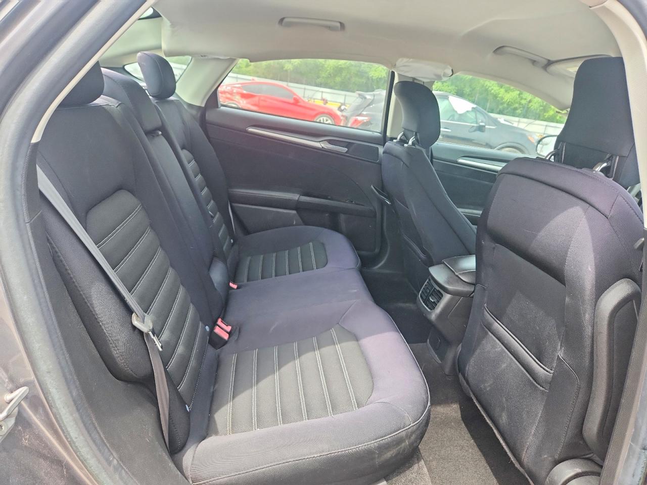 2014 FORD FUSION SE photo 19