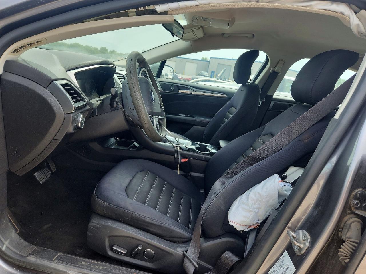 2014 FORD FUSION SE photo 13