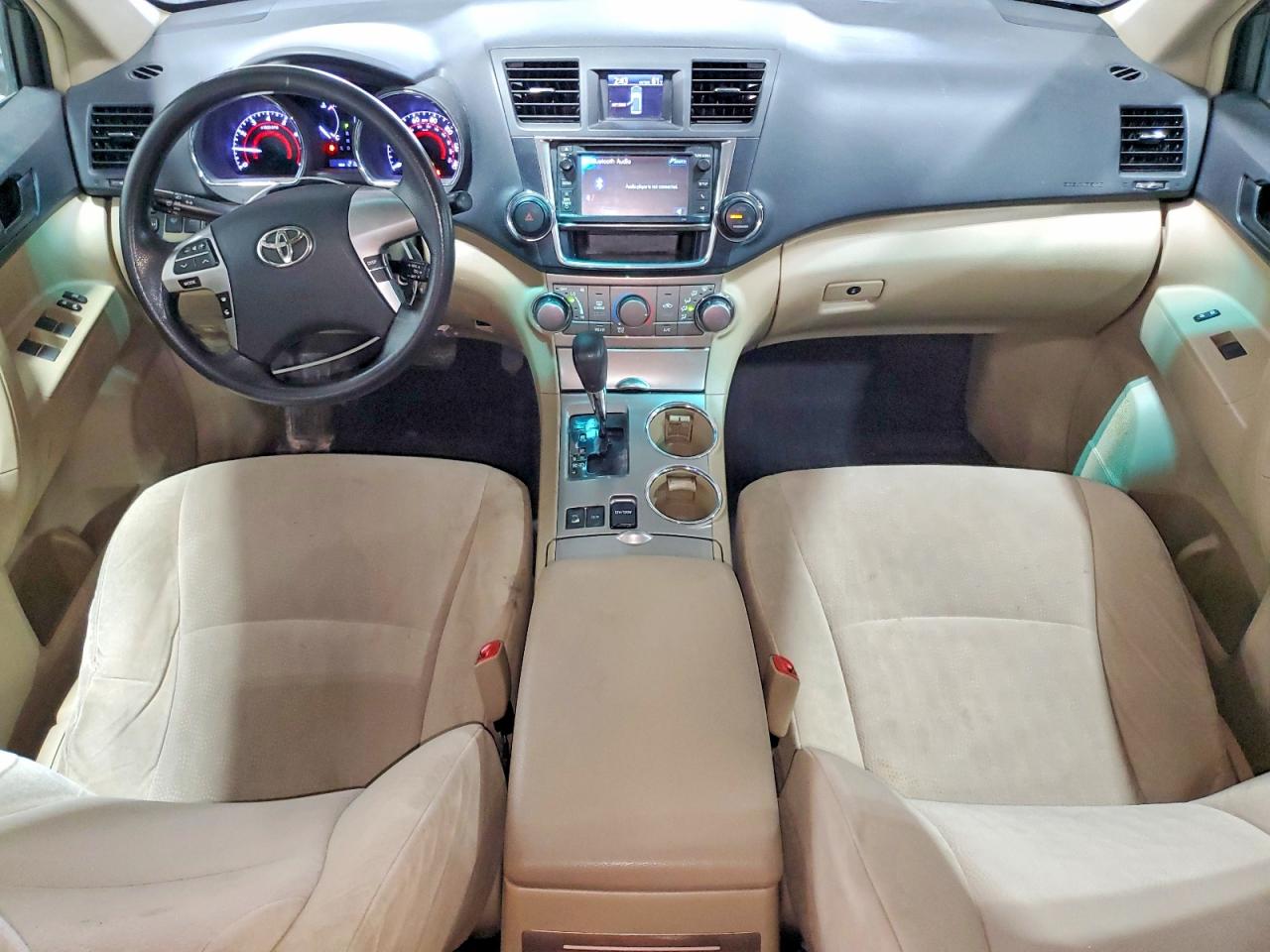 2013 TOYOTA HIGHLANDER BASE photo 22