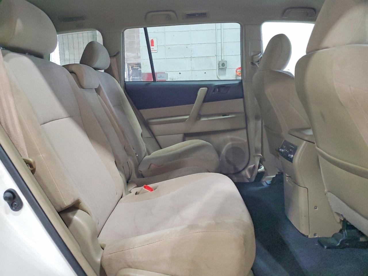 2013 TOYOTA HIGHLANDER BASE photo 31