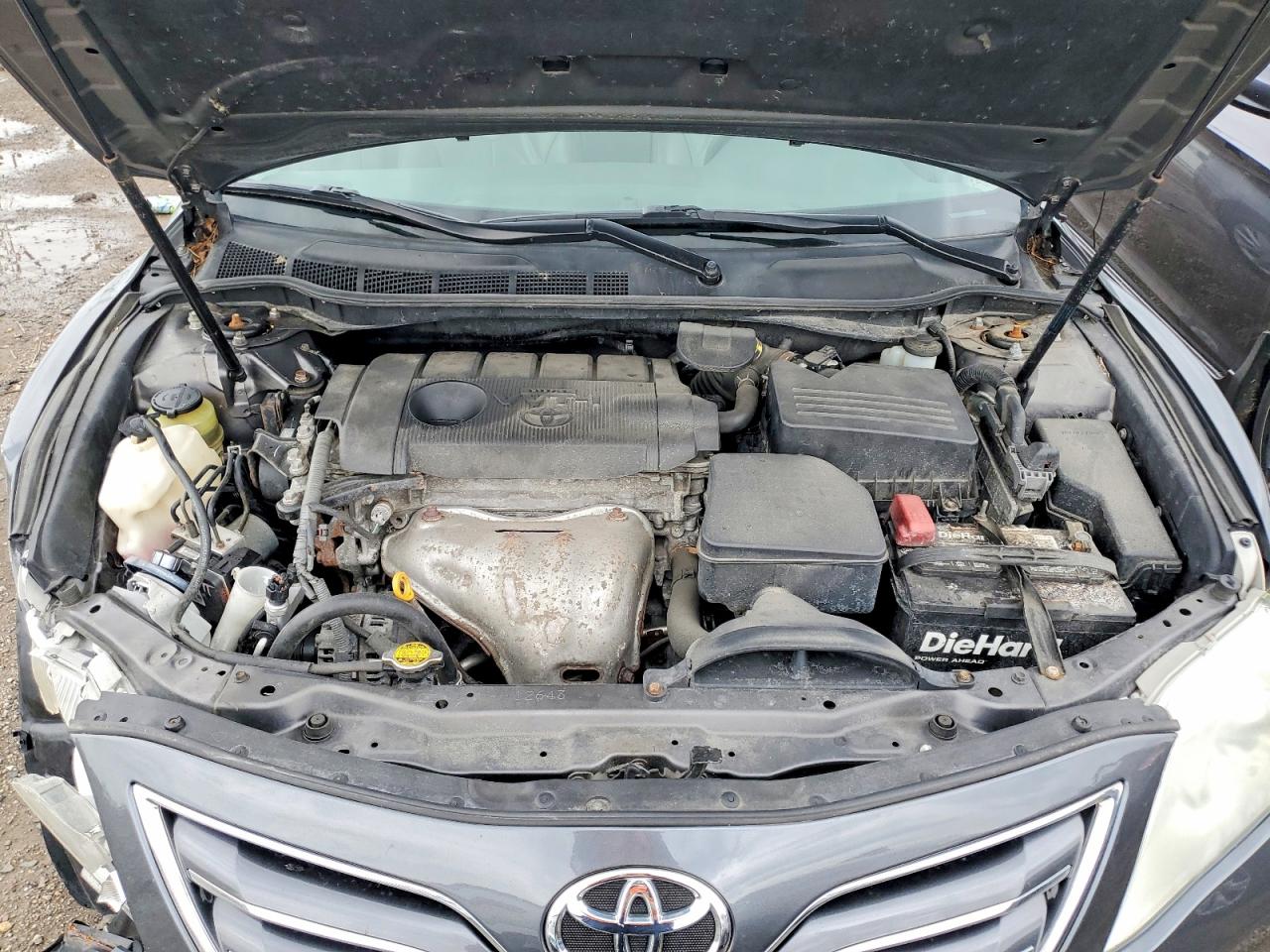 2010 TOYOTA CAMRY XLE photo 21