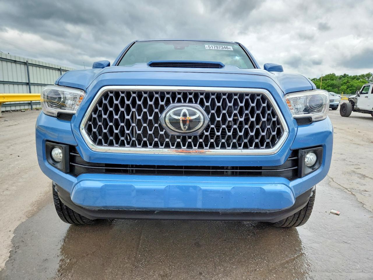 2019 TOYOTA TACOMA TRD SPORT photo 5