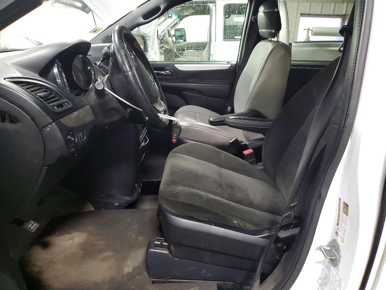 2015 DODGE GRAND CARAVAN SE photo 13