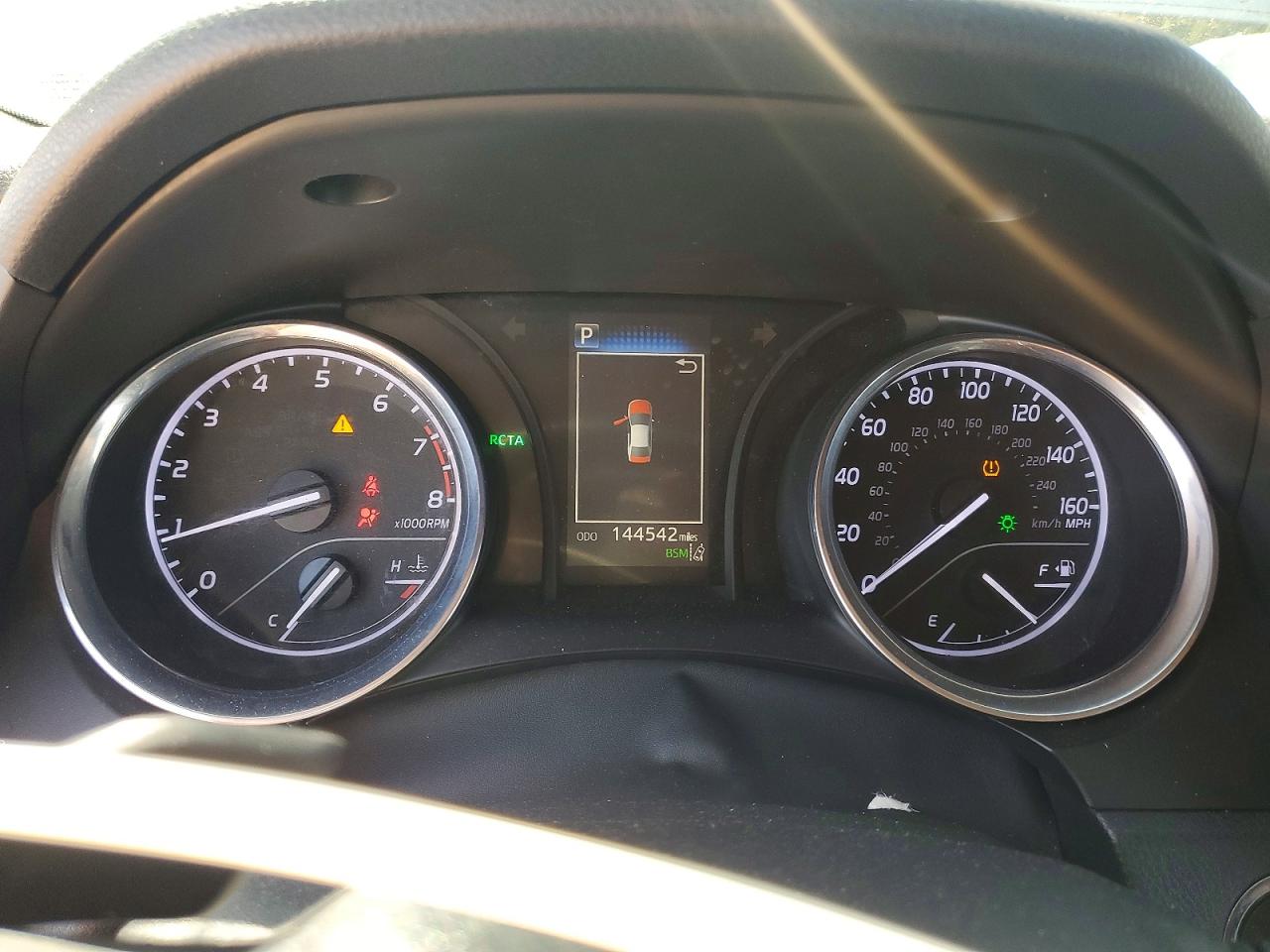 2018 TOYOTA CAMRY SE photo 17