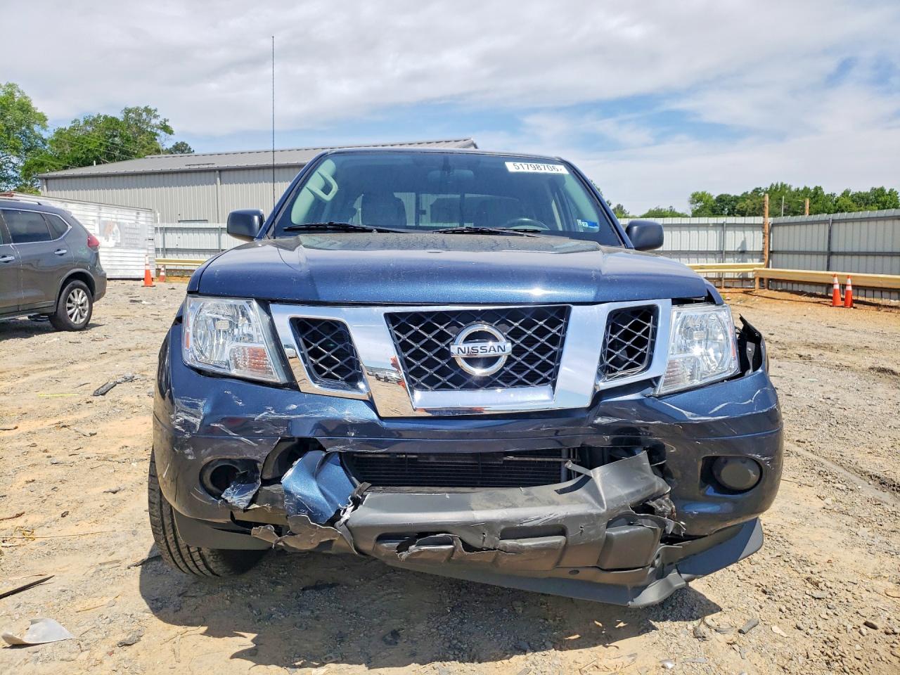 2019 NISSAN FRONTIER SV photo 9