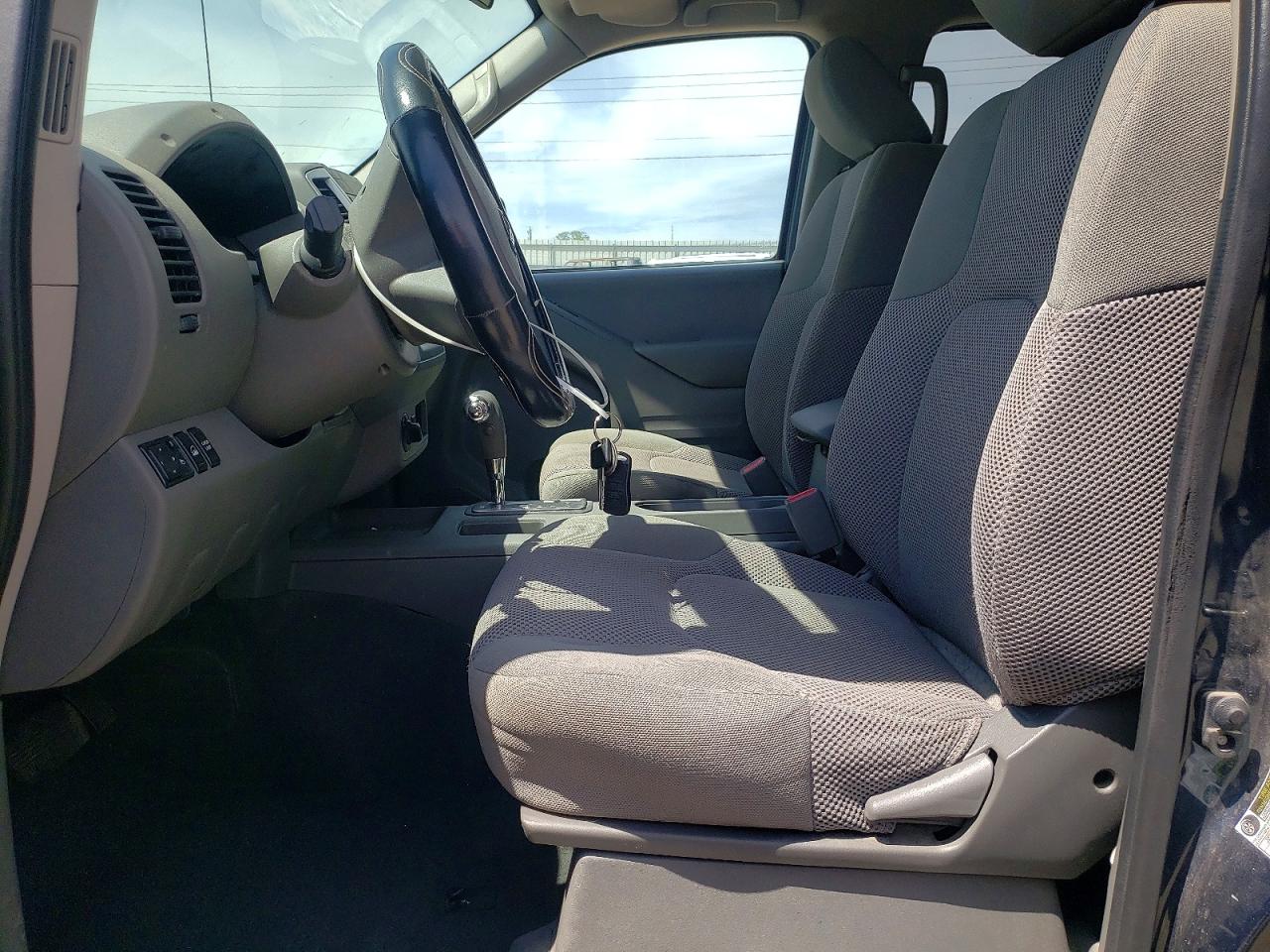 2019 NISSAN FRONTIER SV photo 13