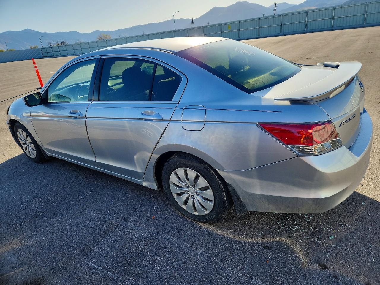 2008 HONDA ACCORD LX photo 2