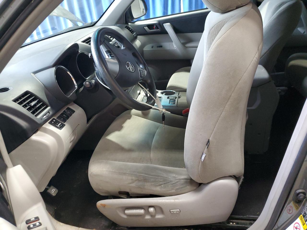 2013 TOYOTA HIGHLANDER PLUS photo 19