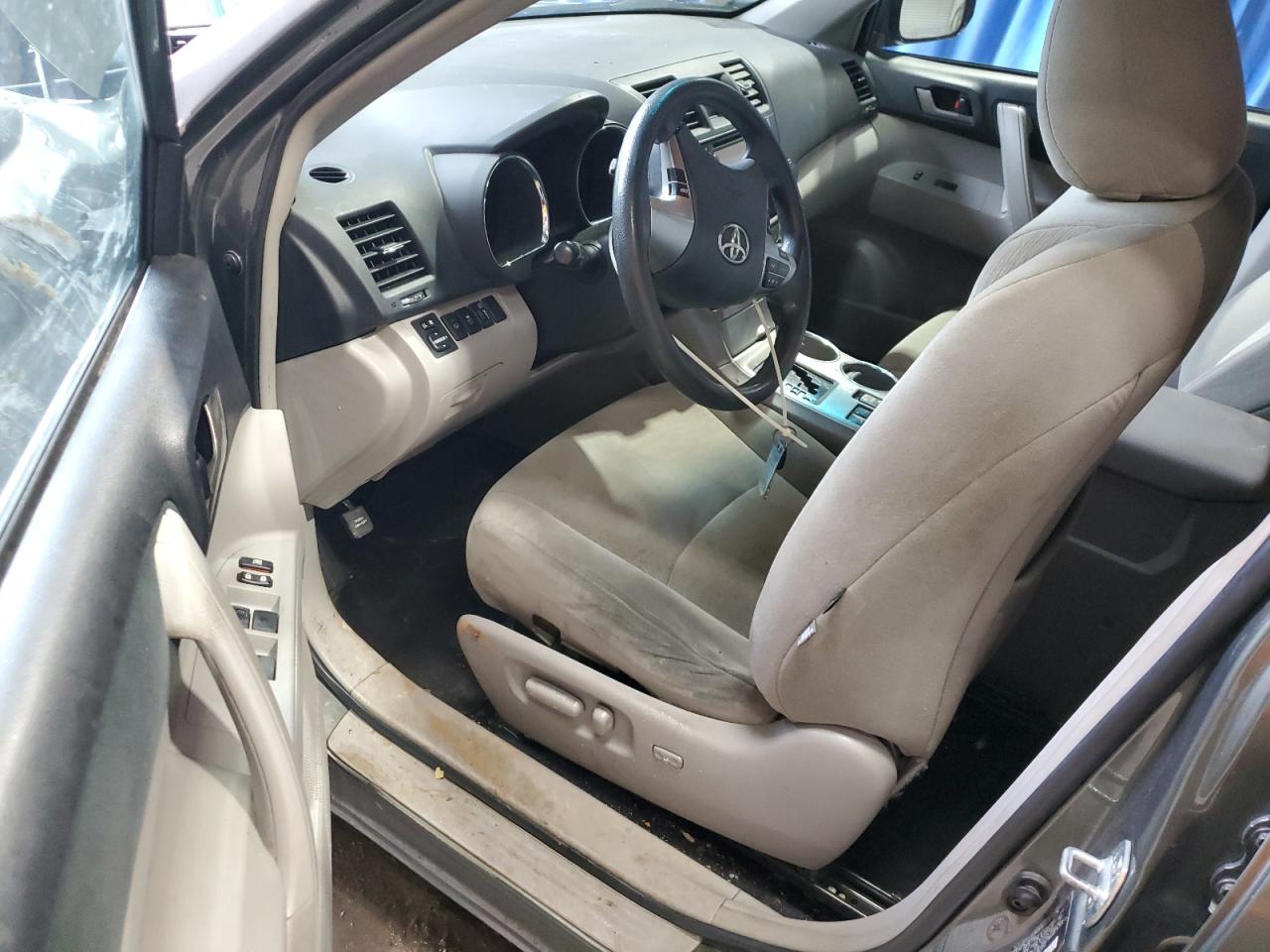 2013 TOYOTA HIGHLANDER PLUS photo 22