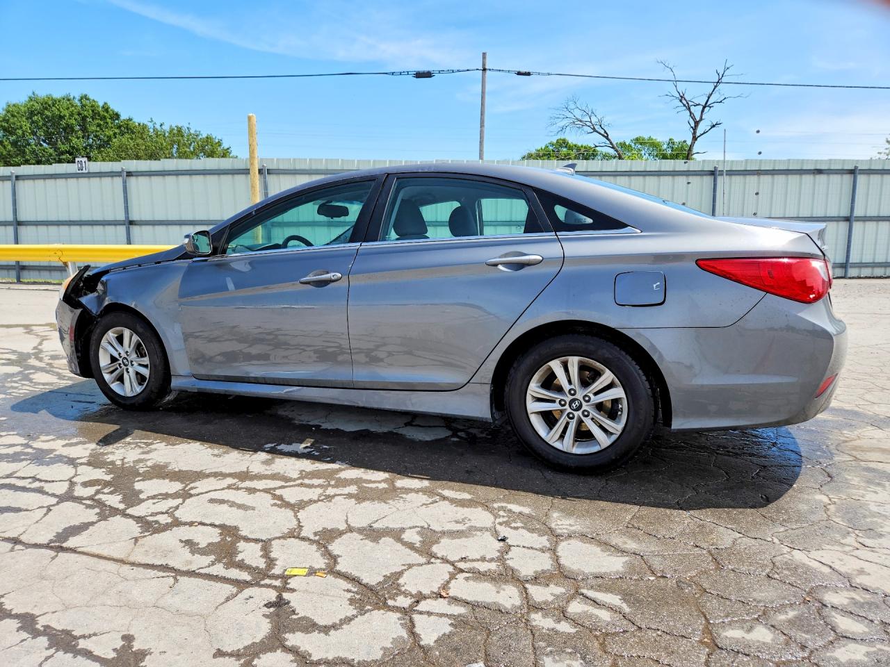2014 HYUNDAI SONATA GLS photo 2