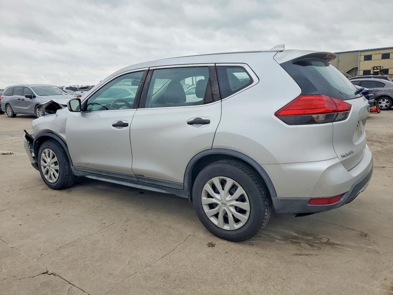 2017 NISSAN ROGUE S photo 4