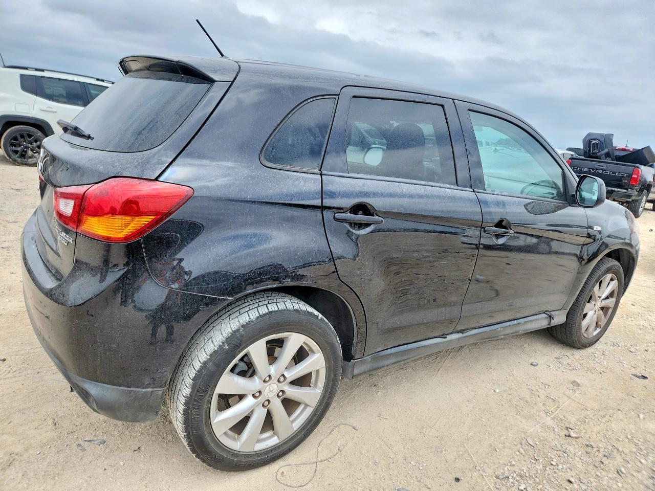 2014 MITSUBISHI OUTLANDER SPORT ES photo 5