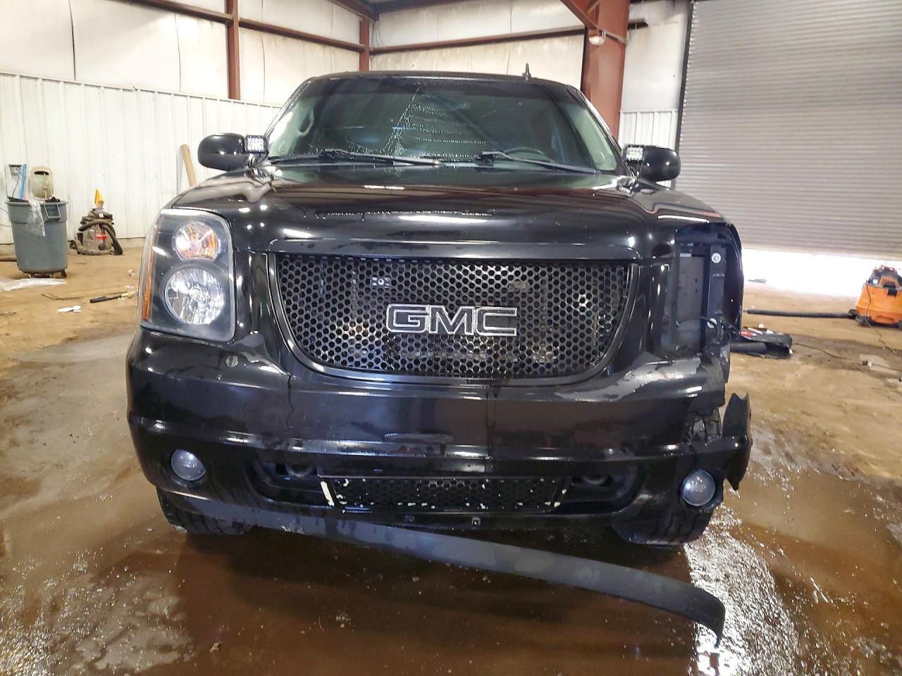 2013 GMC YUKON XL K1500 SLT photo 9
