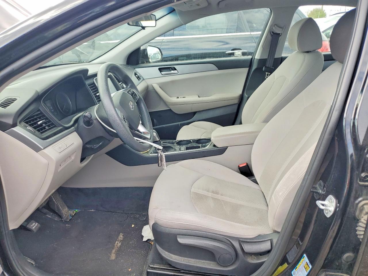 2018 HYUNDAI SONATA SE photo 13