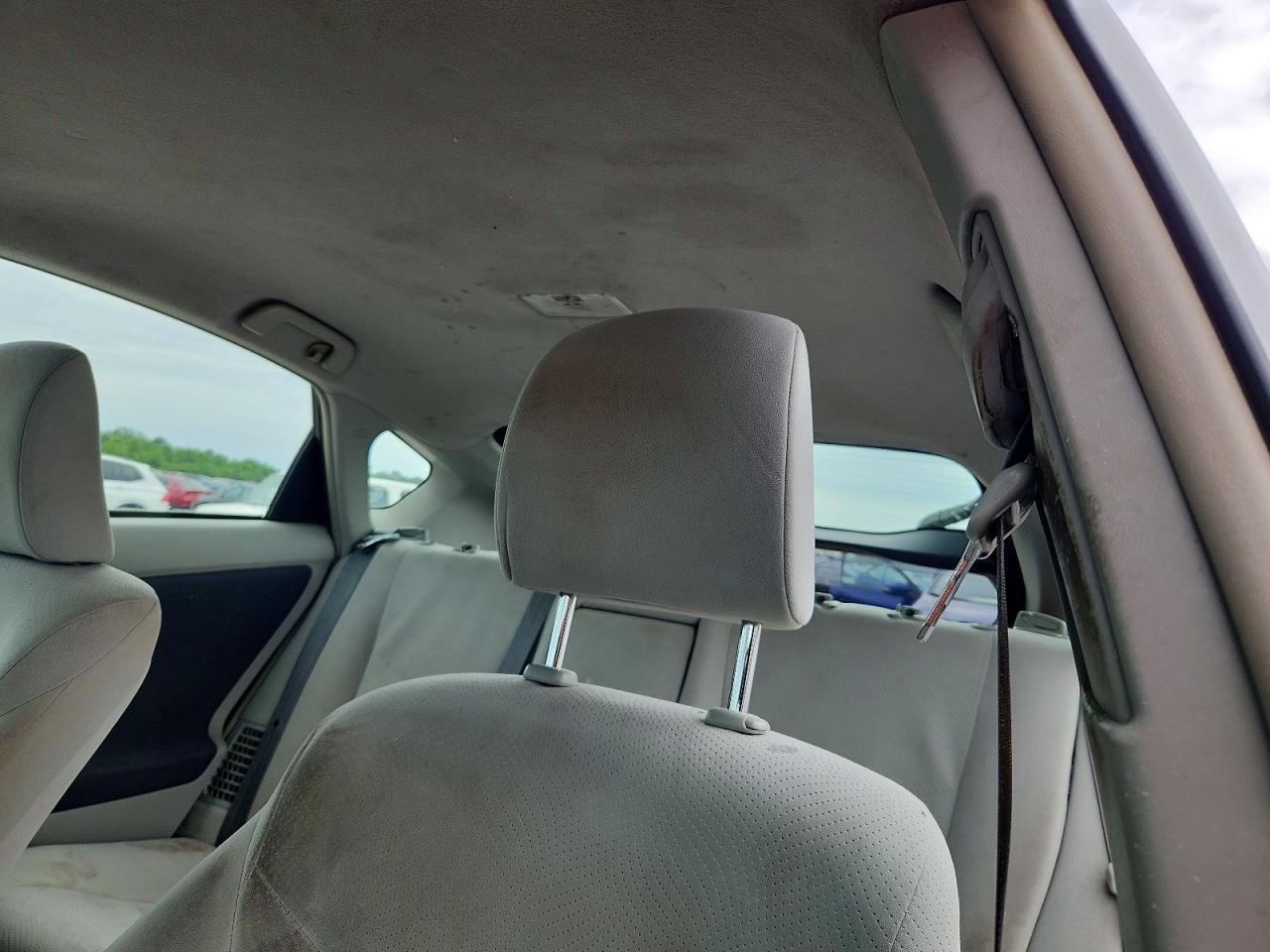 2010 TOYOTA PRIUS II photo 28