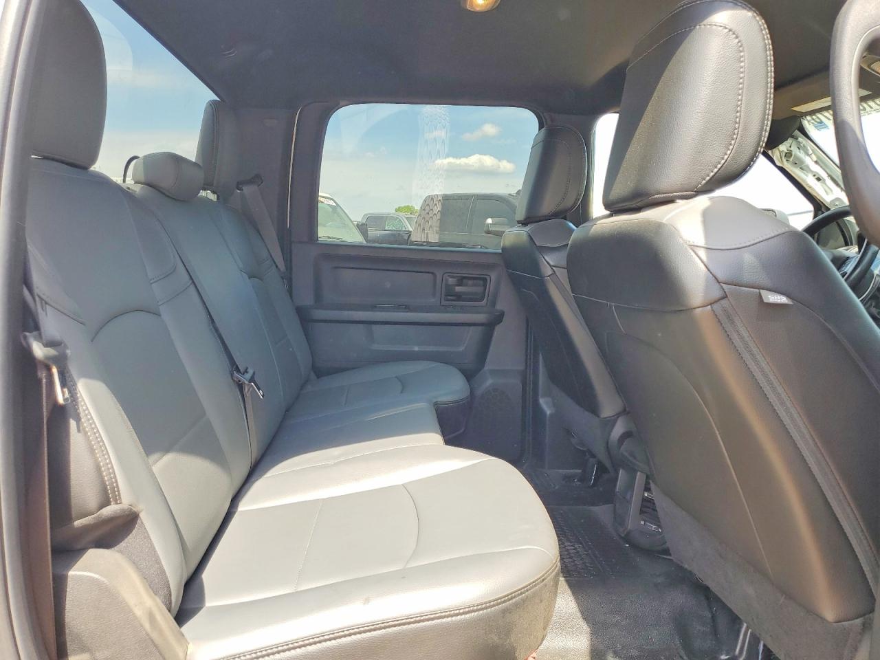 2022 RAM 3500 TRADESMAN photo 19