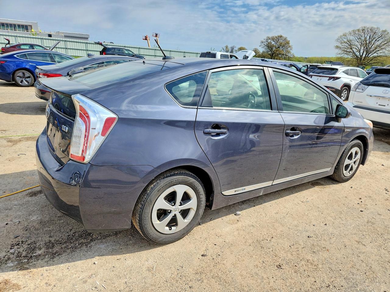 2012 TOYOTA PRIUS THREE photo 5