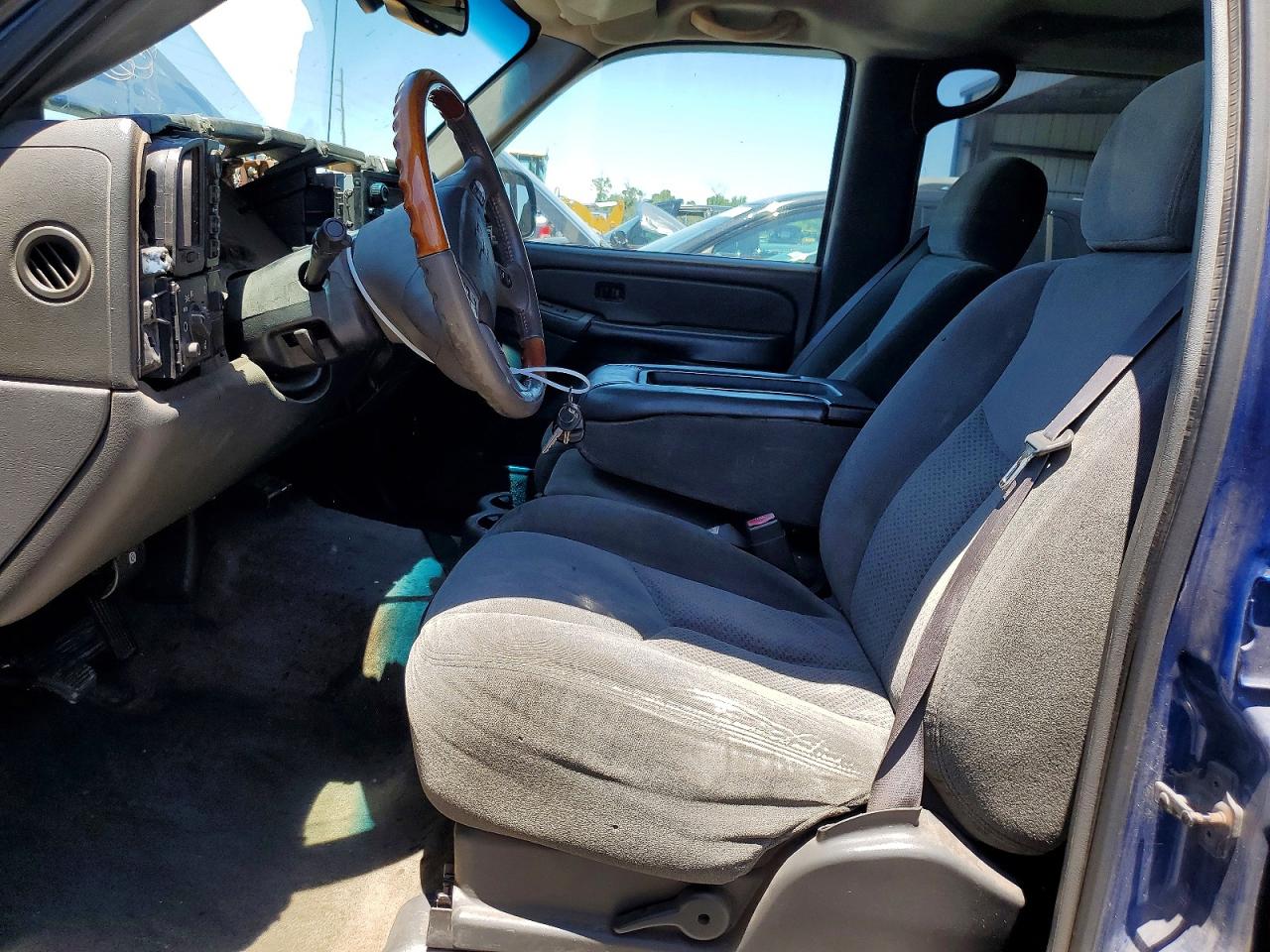 2004 CHEVROLET SILVERADO K2500 photo 13