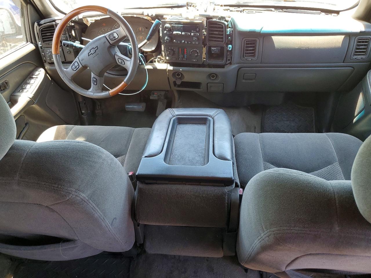 2004 CHEVROLET SILVERADO K2500 photo 15
