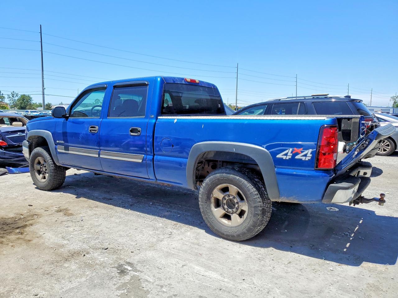 2004 CHEVROLET SILVERADO K2500 photo 3