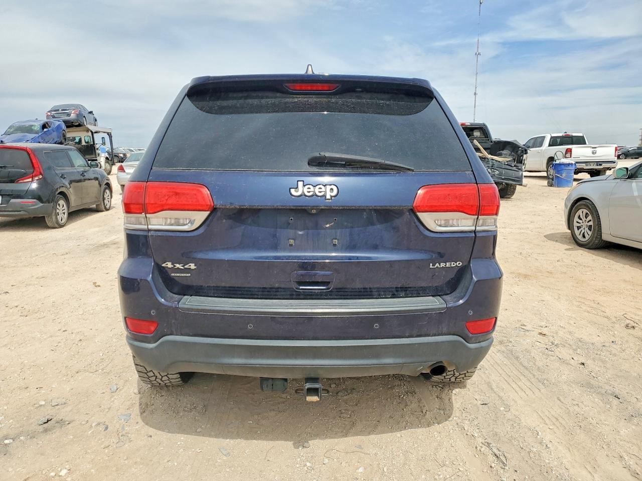 2015 JEEP GRAND CHEROKEE LAREDO photo 11
