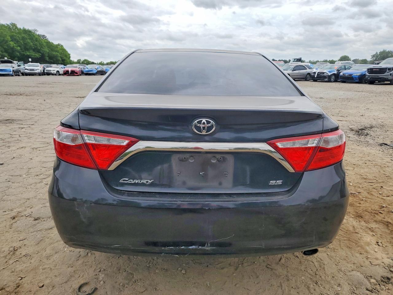 2015 TOYOTA CAMRY LE photo 16