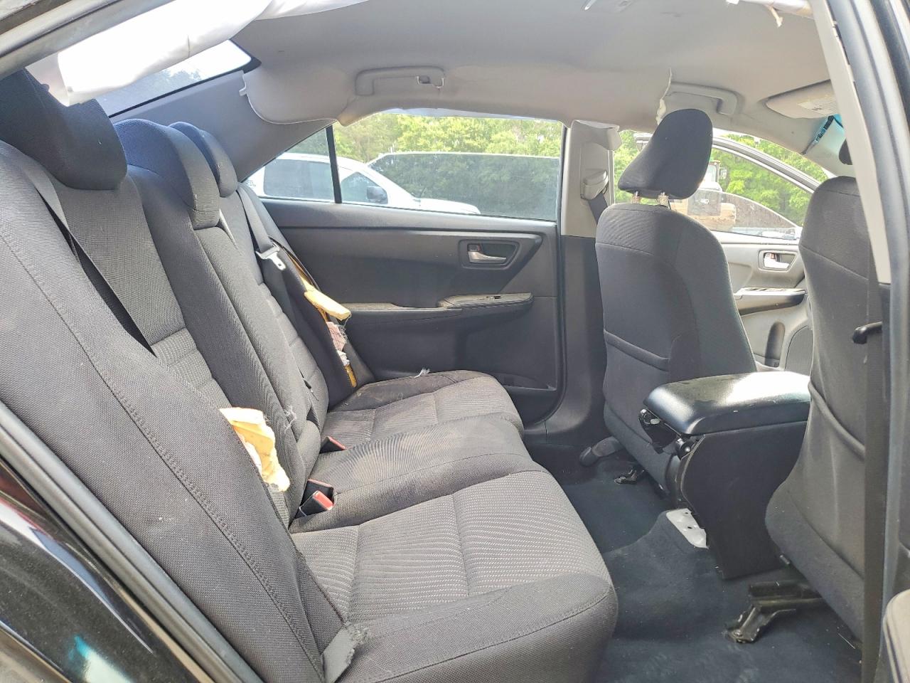 2015 TOYOTA CAMRY LE photo 28