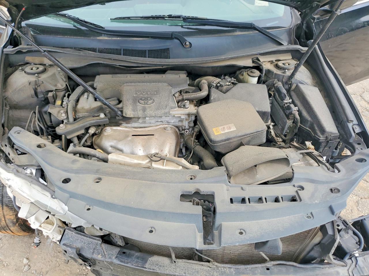 2015 TOYOTA CAMRY LE photo 31