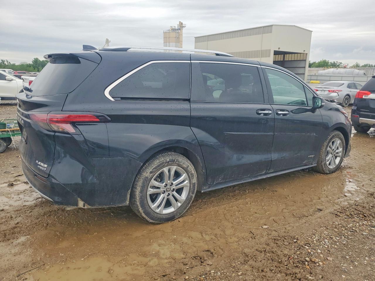 2021 TOYOTA SIENNA PLATINUM 7-PASSENGER photo 5