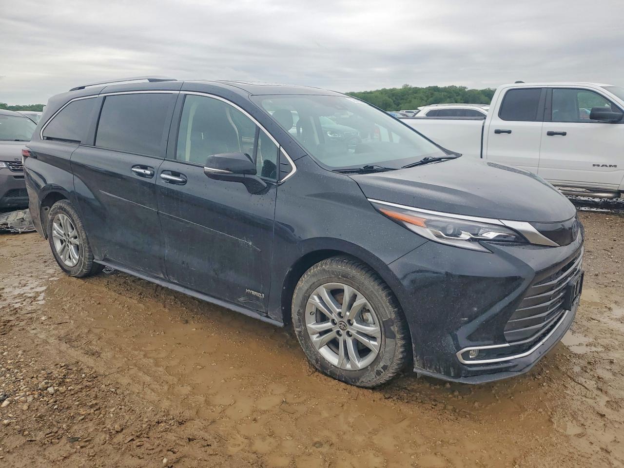 2021 TOYOTA SIENNA PLATINUM 7-PASSENGER photo 7