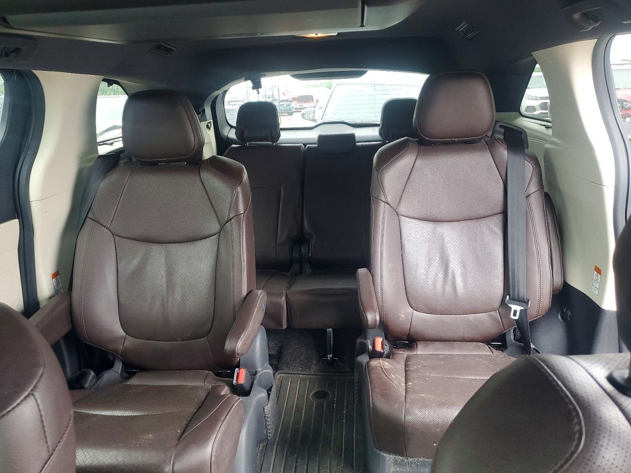 2021 TOYOTA SIENNA PLATINUM 7-PASSENGER photo 19