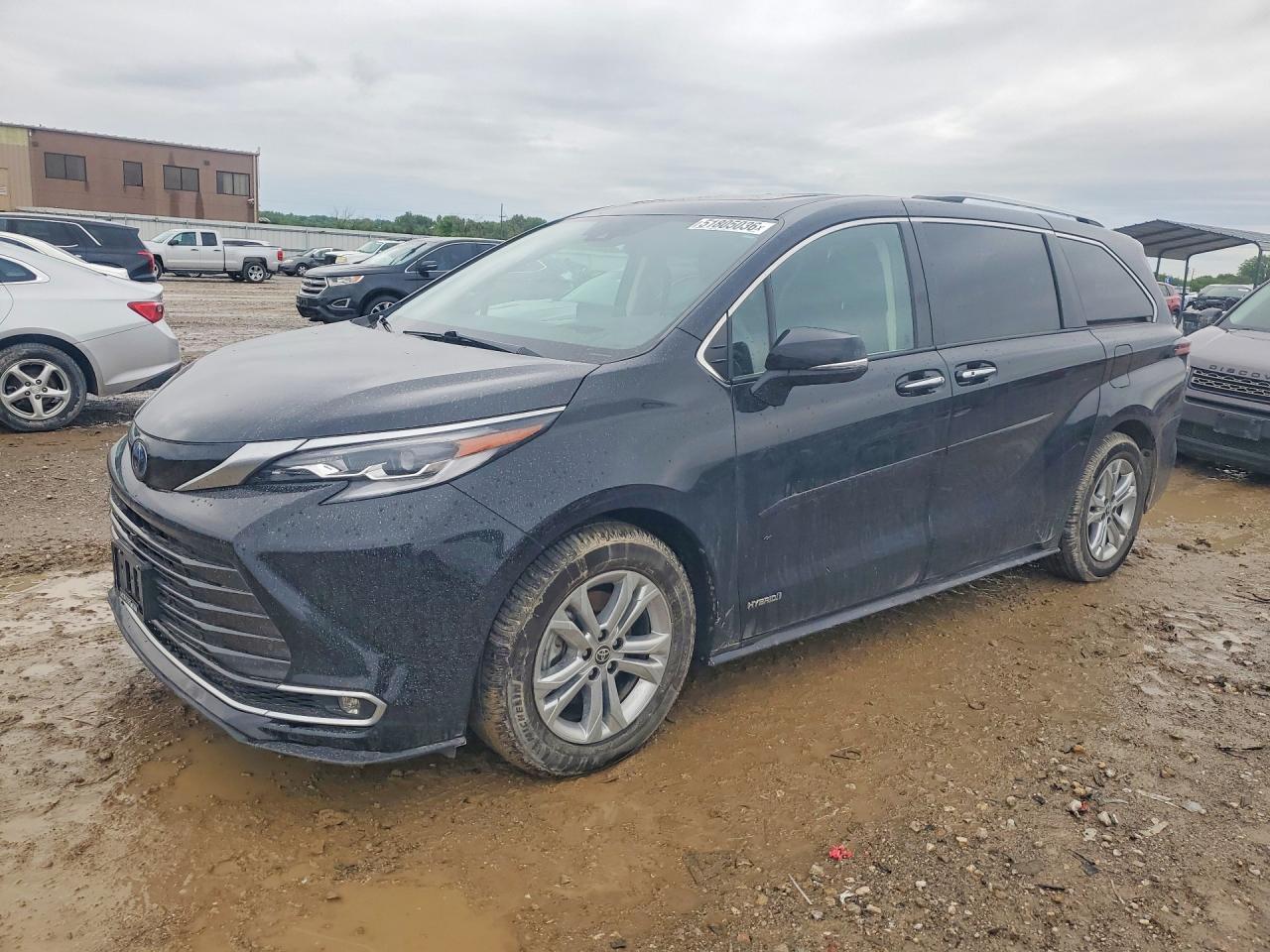 2021 TOYOTA SIENNA