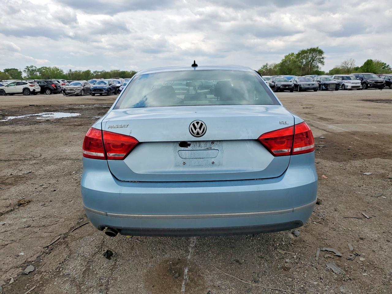 2012 VOLKSWAGEN PASSAT SEL photo 11