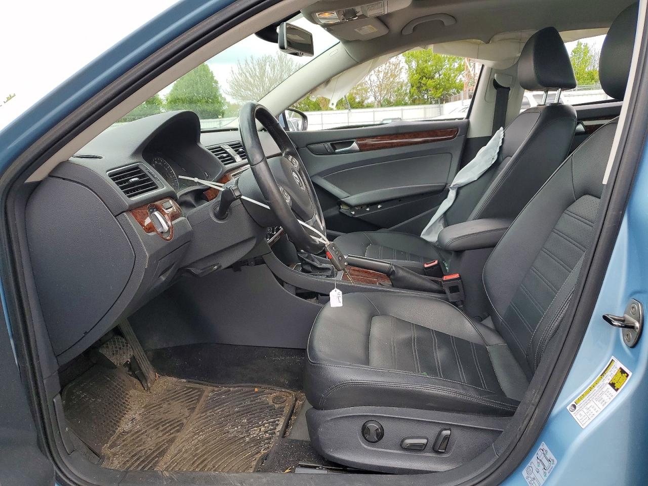 2012 VOLKSWAGEN PASSAT SEL photo 13