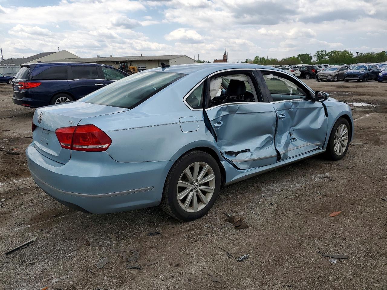 2012 VOLKSWAGEN PASSAT SEL photo 5