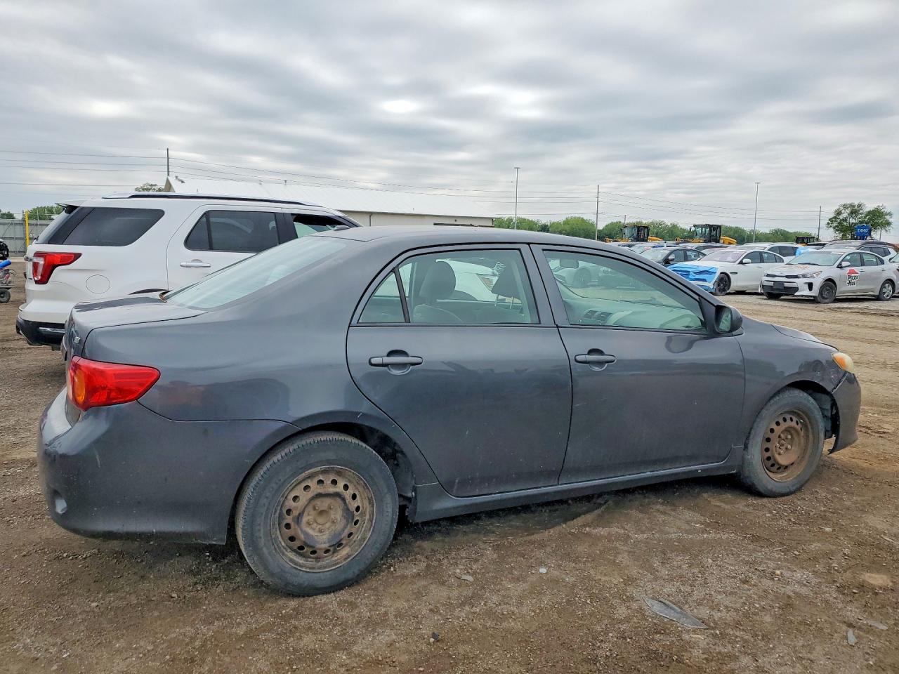 2010 TOYOTA COROLLA LE photo 5