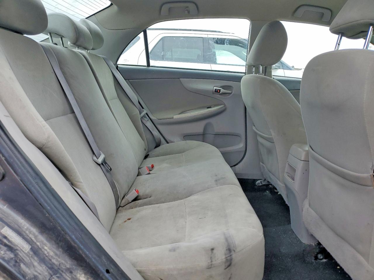 2010 TOYOTA COROLLA LE photo 19