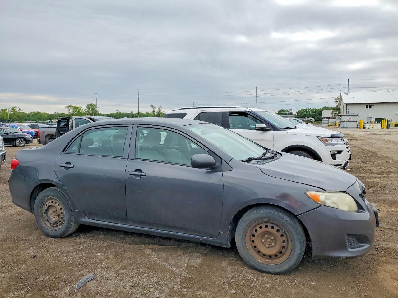 2010 TOYOTA COROLLA LE photo 7