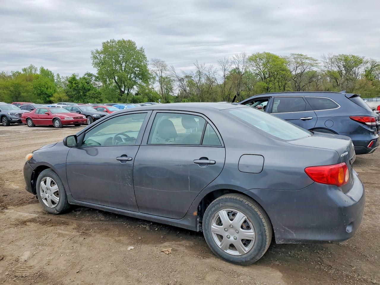 2010 TOYOTA COROLLA LE photo 3
