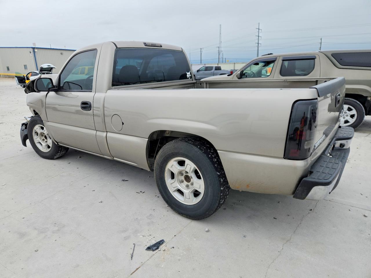 2003 GMC NEW SIERRA C1500 photo 3