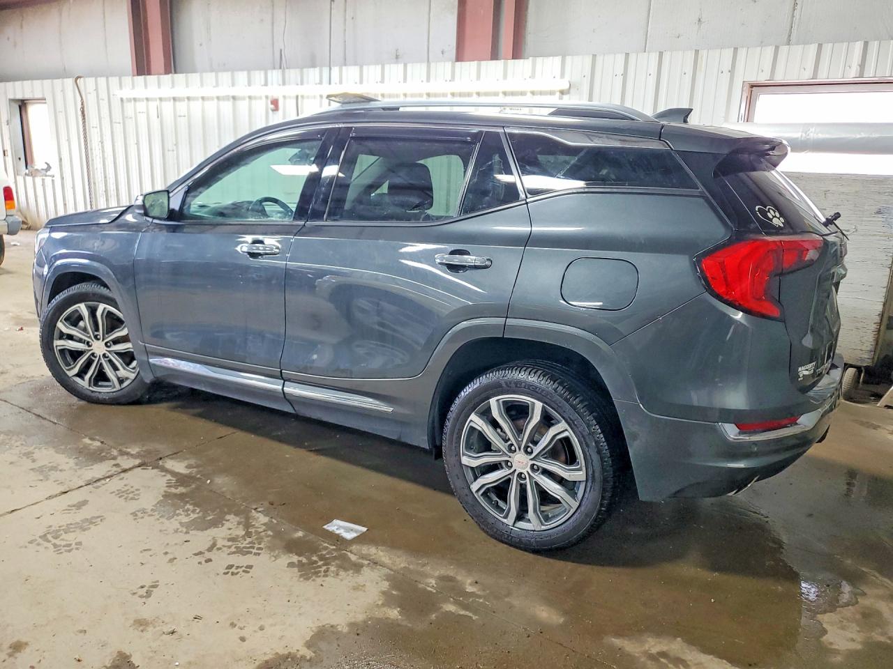 2018 GMC TERRAIN DENALI photo 3
