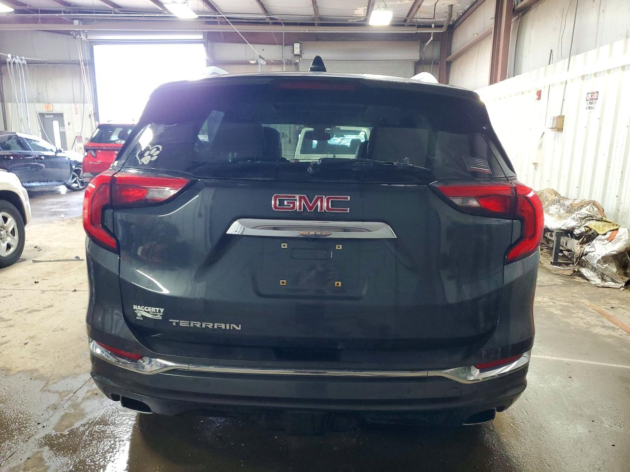 2018 GMC TERRAIN DENALI photo 11
