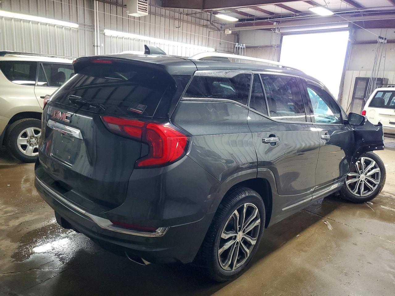 2018 GMC TERRAIN DENALI photo 5