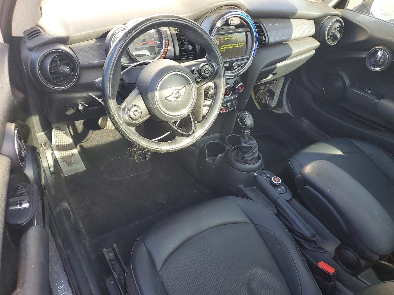 2017 MINI COOPER photo 8