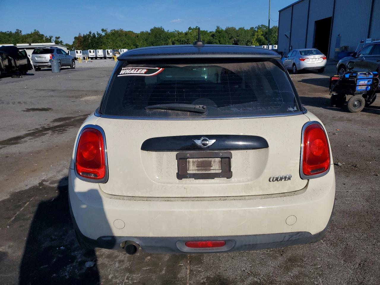 2017 MINI COOPER photo 6