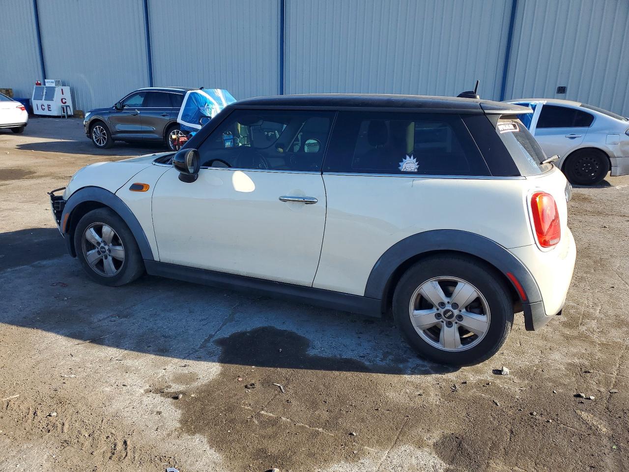 2017 MINI COOPER photo 2