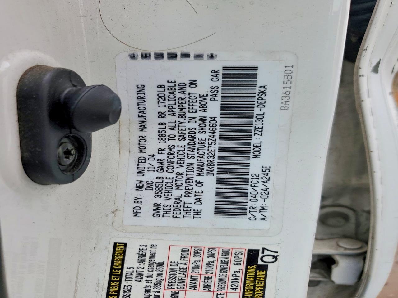2005 TOYOTA COROLLA S photo 23