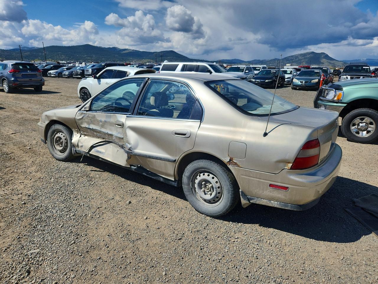 1994 HONDA ACCORD LX photo 3
